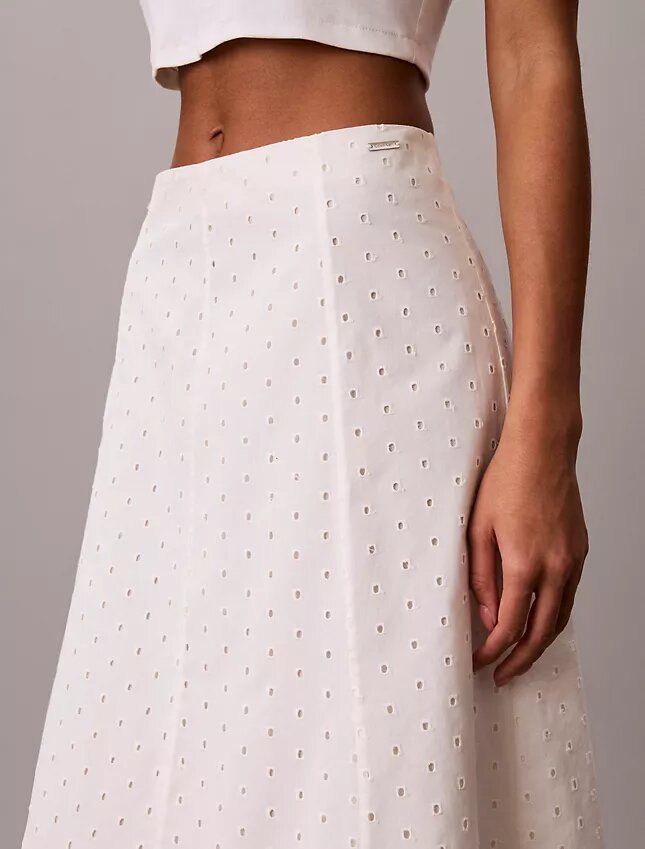 Saia Midi com Bordados Saia Midi com Bordados
