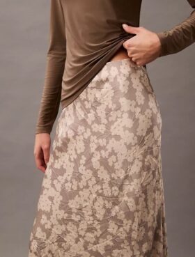 Saia Midi com Estampado em Cetim Amassado