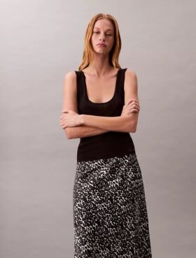 Saia midi em cetim estampado