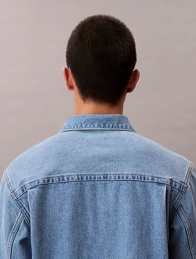 Sobrecamisa de Denim com emblema dos anos 90 Sobrecamisa de Denim com emblema dos anos 90