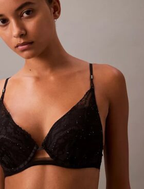 Soutien Push-Up com decote profundo em renda floral preta CK Black Soutien Push-Up com decote profundo em renda floral preta CK Black