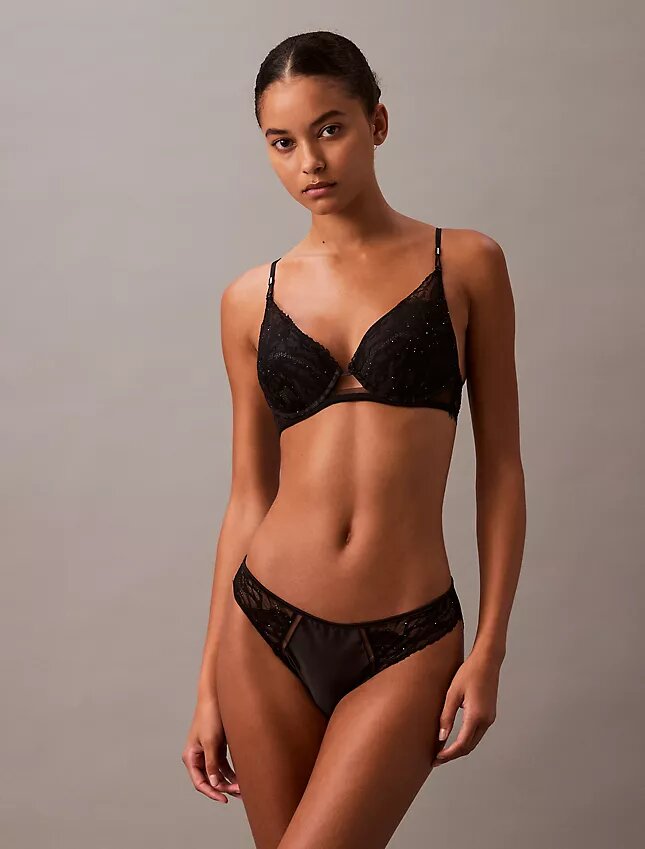 Soutien Push-Up com decote profundo em renda floral preta CK Black Soutien Push-Up com decote profundo em renda floral preta CK Black
