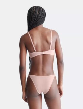 Sutiã demi em Sheer Marquisette transparente com forro leve Sutiã demi em Sheer Marquisette transparente com forro leve