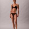 Sutiã Plunge CK Black Floral Lace com forro leve Sutiã Plunge CK Black Floral Lace com forro leve