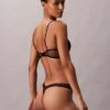 Sutiã Plunge CK Black Floral Lace com forro leve Sutiã Plunge CK Black Floral Lace com forro leve