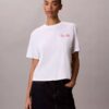 T-shirt Boxy com grafismo Calvin Klein em letra cursiva