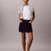 T-shirt Boxy com grafismo Calvin Klein em letra cursiva