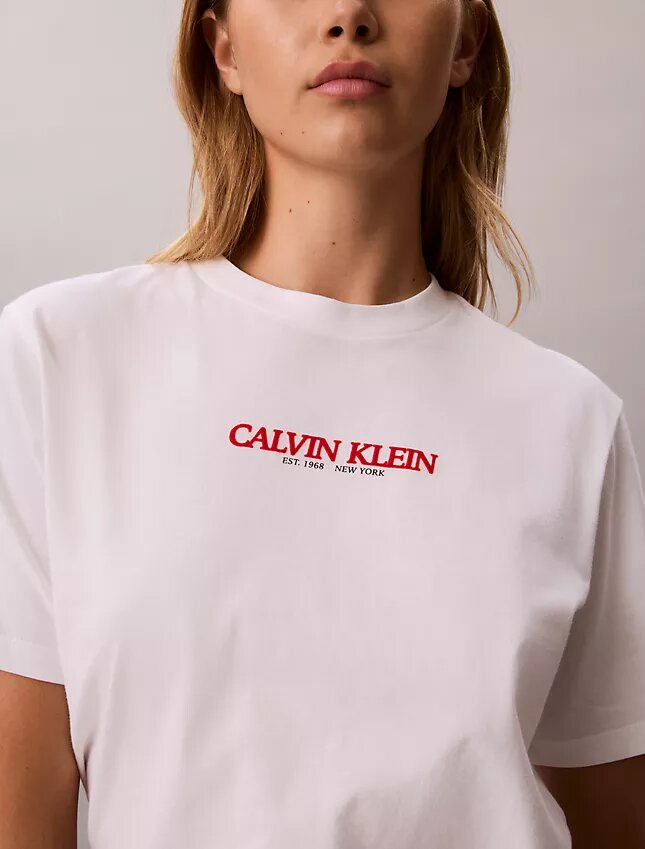 T-shirt Boxy com logótipo Calvin Klein T-shirt Boxy com logótipo Calvin Klein
