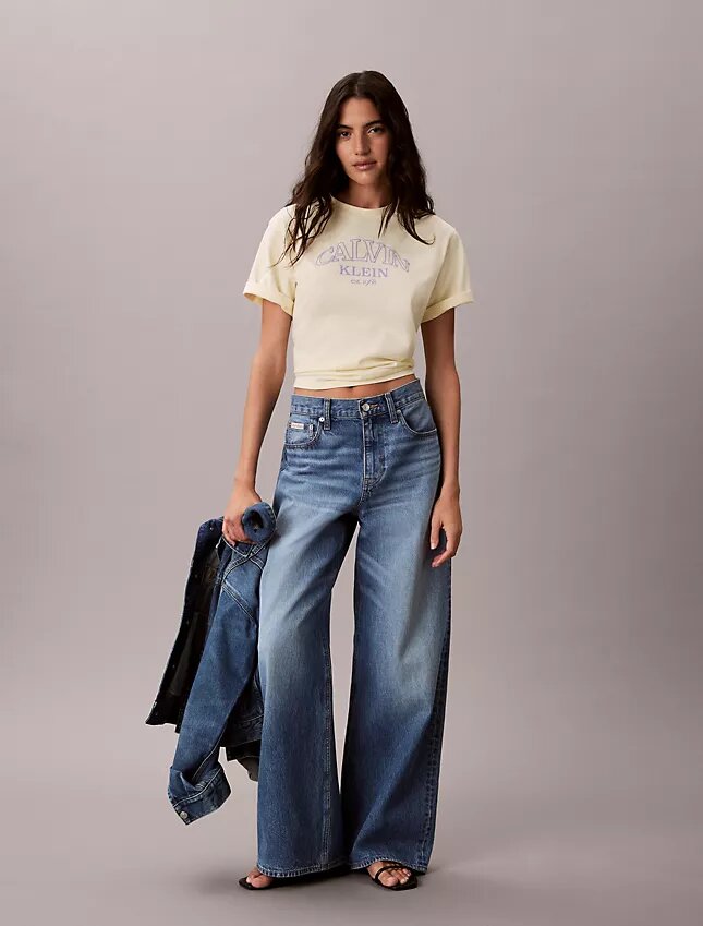 T-shirt Boxy com logótipo em arco T-shirt Boxy com logótipo em arco