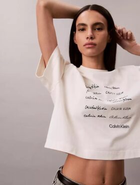 T-shirt Boxy com logótipo em tipo de letra gráfico