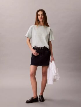 T-shirt Boxy com logótipo em tipo de letra gráfico