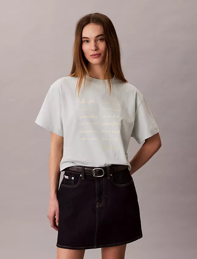 T-shirt Boxy com logótipo em tipo de letra gráfico T-shirt Boxy com logótipo em tipo de letra gráfico