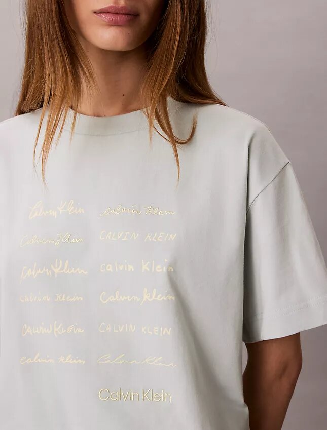 T-shirt Boxy com logótipo em tipo de letra gráfico T-shirt Boxy com logótipo em tipo de letra gráfico