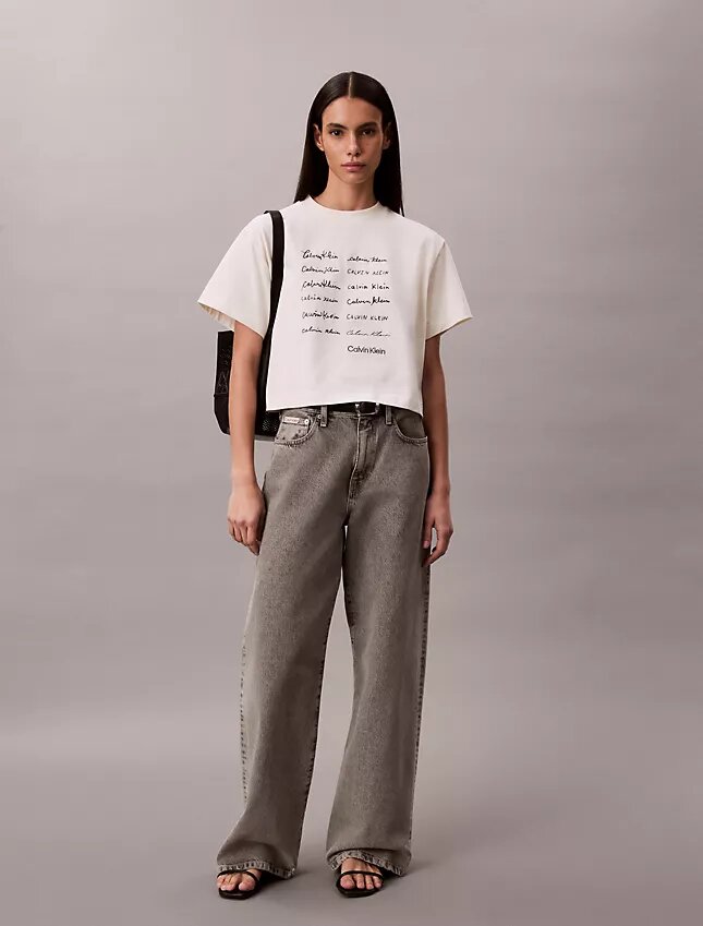 T-shirt Boxy com logótipo em tipo de letra gráfico T-shirt Boxy com logótipo em tipo de letra gráfico