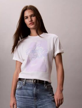T-shirt Boxy com logótipo gráfico em letra desbotada