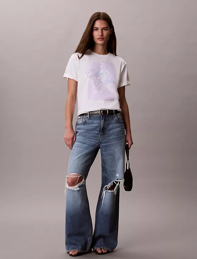 T-shirt Boxy com logótipo gráfico em letra desbotada T-shirt Boxy com logótipo gráfico em letra desbotada