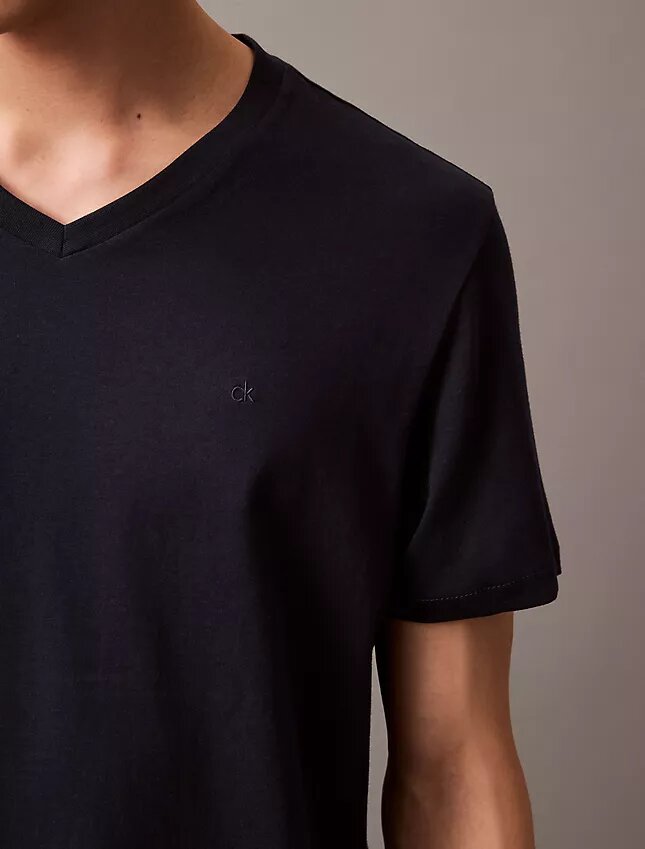 T-shirt clássica com decote em V Liquid Touch T-shirt clássica com decote em V Liquid Touch