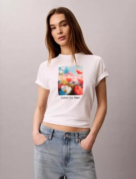 T-shirt clássica com grafismo floral