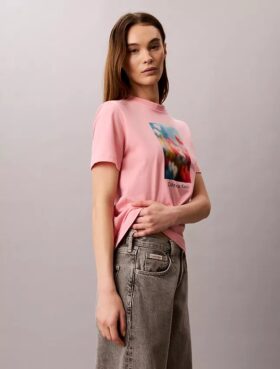 T-shirt clássica com grafismo floral