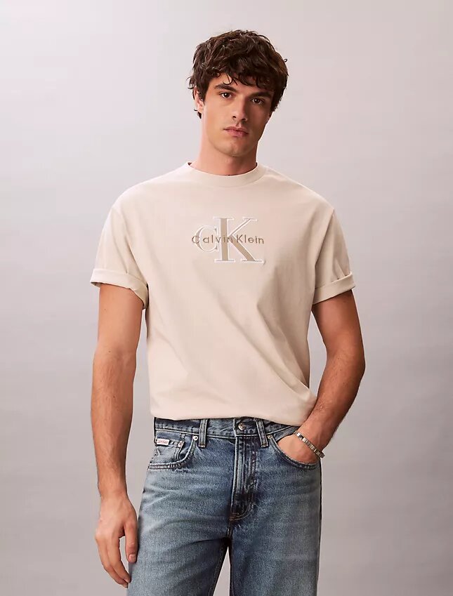 T-shirt clássica com gráfico Monologo T-shirt clássica com gráfico Monologo