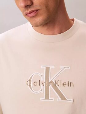 T-shirt clássica com gráfico Monologo