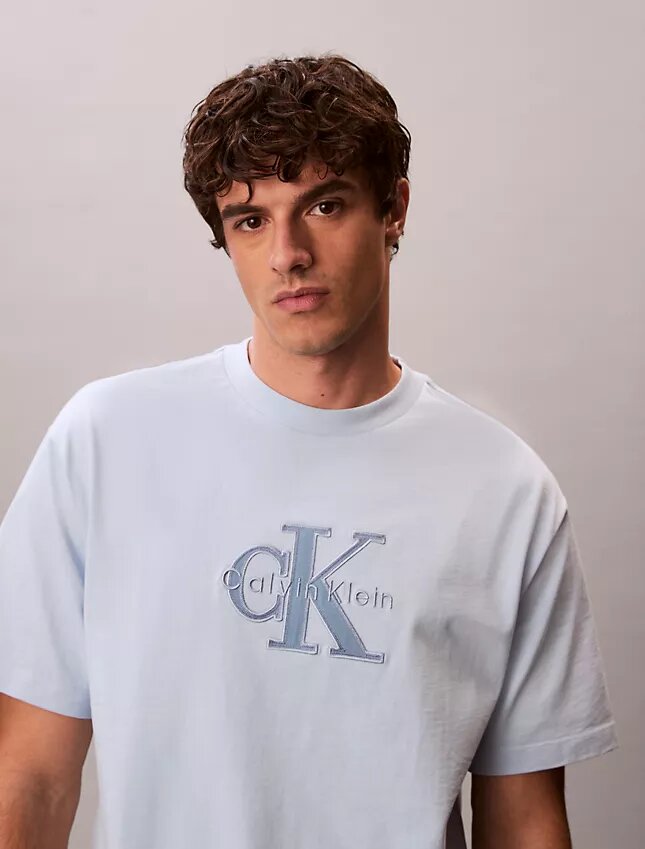 T-shirt clássica com gráfico Monologo T-shirt clássica com gráfico Monologo
