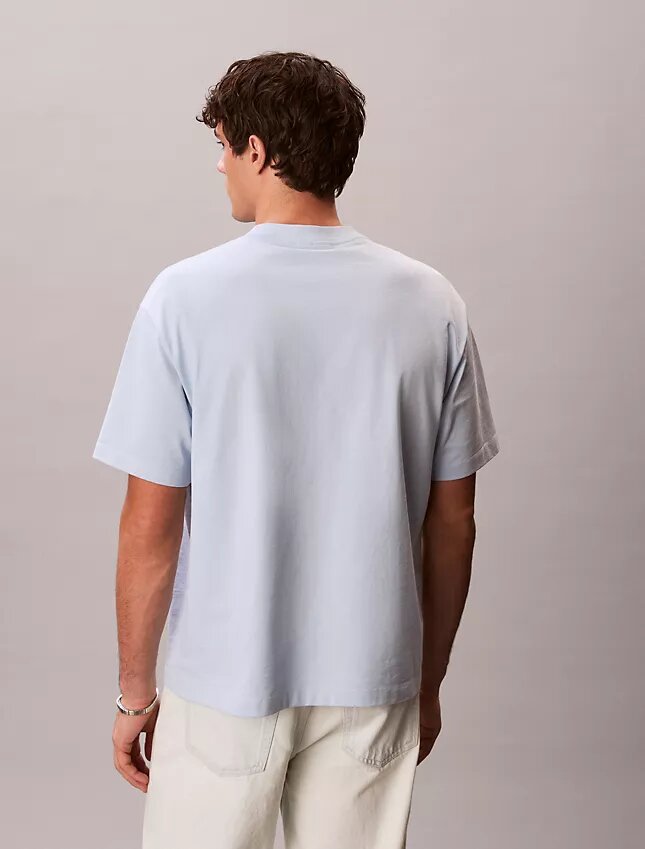 T-shirt clássica com gráfico Monologo T-shirt clássica com gráfico Monologo