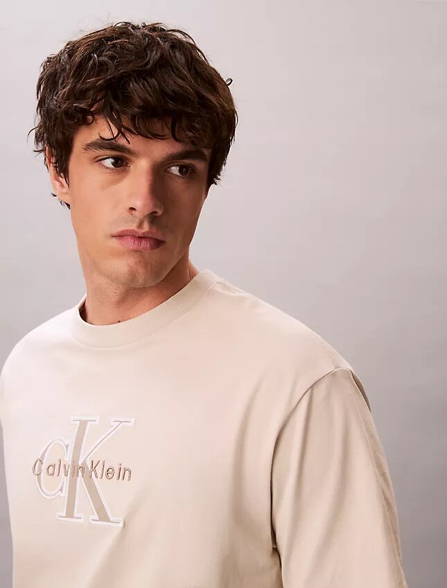 T-shirt clássica com gráfico Monologo T-shirt clássica com gráfico Monologo