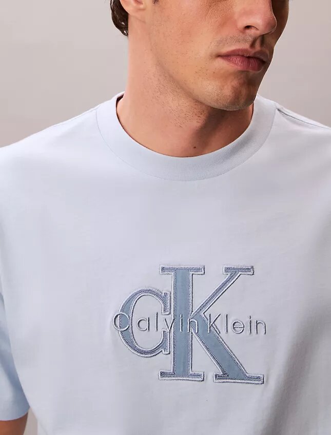T-shirt clássica com gráfico Monologo T-shirt clássica com gráfico Monologo
