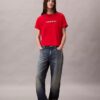 T-shirt clássica com logótipo bordado T-shirt clássica com logótipo bordado