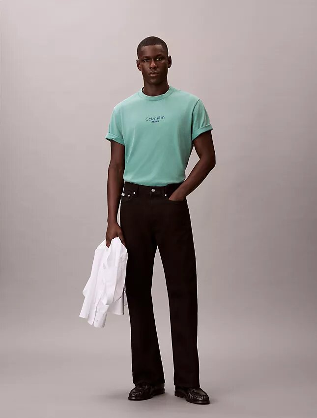 T-shirt clássica com logótipo e efeito de lavagem ácida T-shirt clássica com logótipo e efeito de lavagem ácida