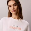 T-shirt clássica com logótipo em destaque T-shirt clássica com logótipo em destaque
