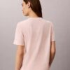 T-shirt clássica com logótipo em destaque T-shirt clássica com logótipo em destaque