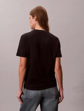 T-shirt clássica com logótipo floral