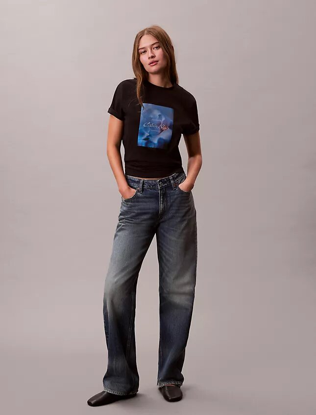 T-shirt clássica com logótipo floral T-shirt clássica com logótipo floral