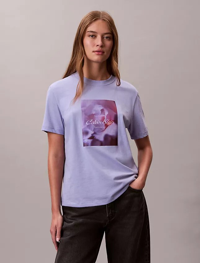 T-shirt clássica com logótipo floral T-shirt clássica com logótipo floral