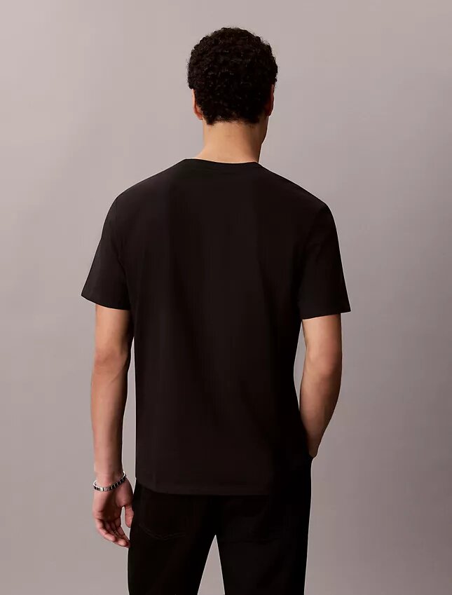 T-shirt clássica com logótipo padrão T-shirt clássica com logótipo padrão