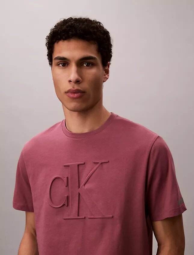 T-shirt clássica com Monogram em relevo T-shirt clássica com Monogram em relevo