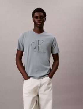 T-shirt clássica com Monogram em relevo