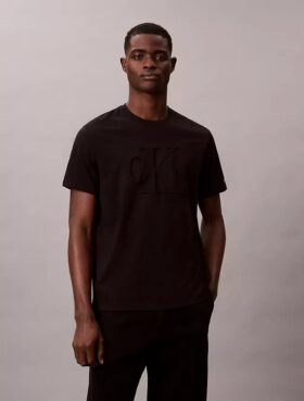T-shirt clássica com Monogram em relevo