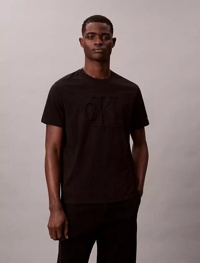 T-shirt clássica com Monogram em relevo T-shirt clássica com Monogram em relevo
