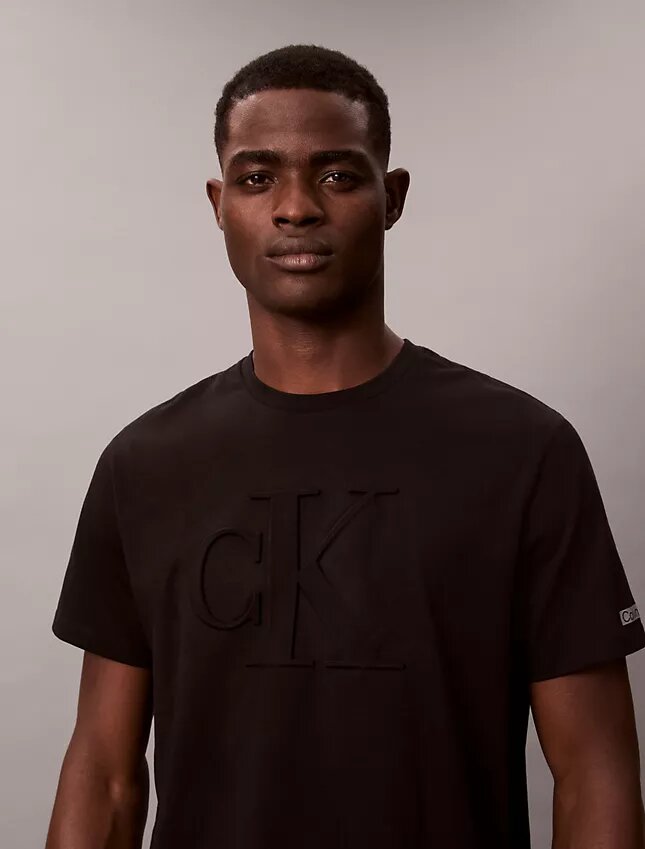 T-shirt clássica com Monogram em relevo T-shirt clássica com Monogram em relevo