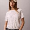 T-shirt clássica com padrão floral T-shirt clássica com padrão floral