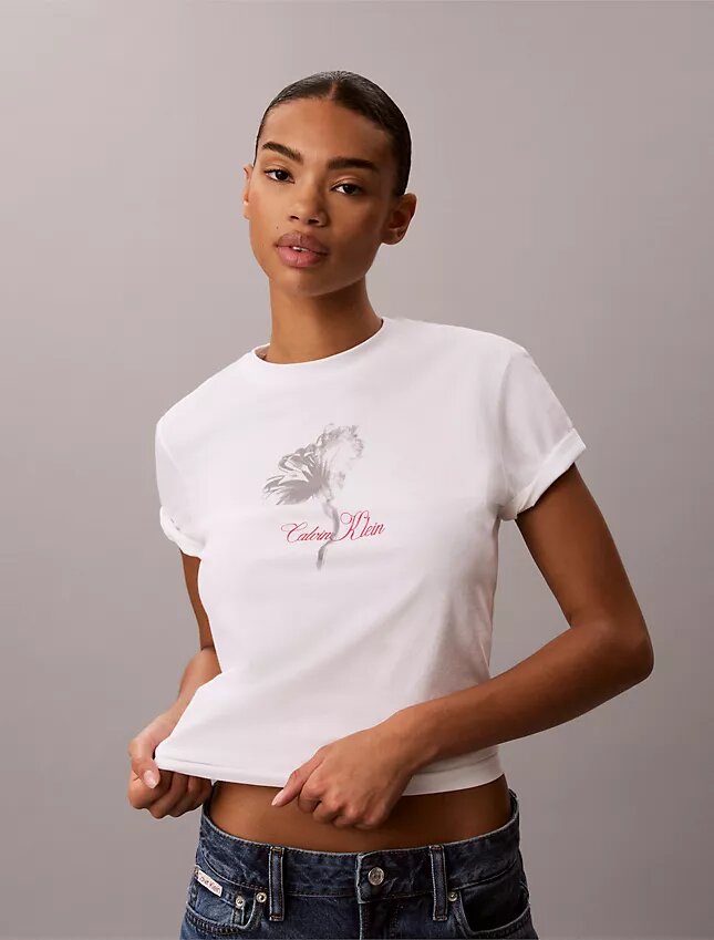 T-shirt clássica com padrão floral T-shirt clássica com padrão floral