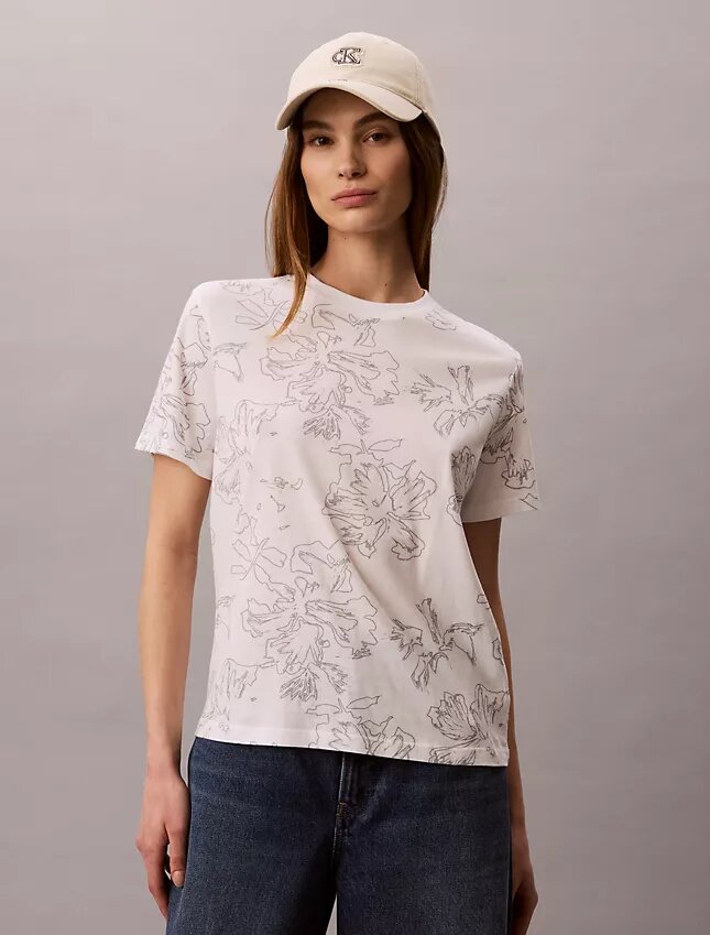 T-shirt clássica com padrão floral T-shirt clássica com padrão floral