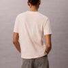 T-shirt clássica com padrão floral T-shirt clássica com padrão floral