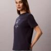 T-shirt clássica com padrão floral T-shirt clássica com padrão floral