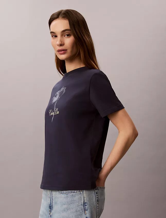 T-shirt clássica com padrão floral T-shirt clássica com padrão floral