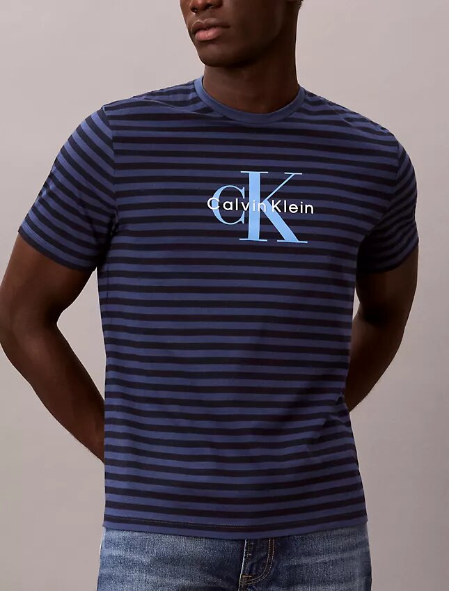 T-shirt clássica com riscas gráficas Monologo T-shirt clássica com riscas gráficas Monologo