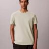 T-shirt clássica às riscas T-shirt clássica às riscas